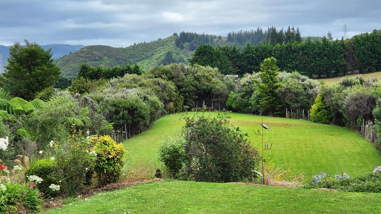Boutique Art Retreat Hotel Upper Hutt Eksteriør billede