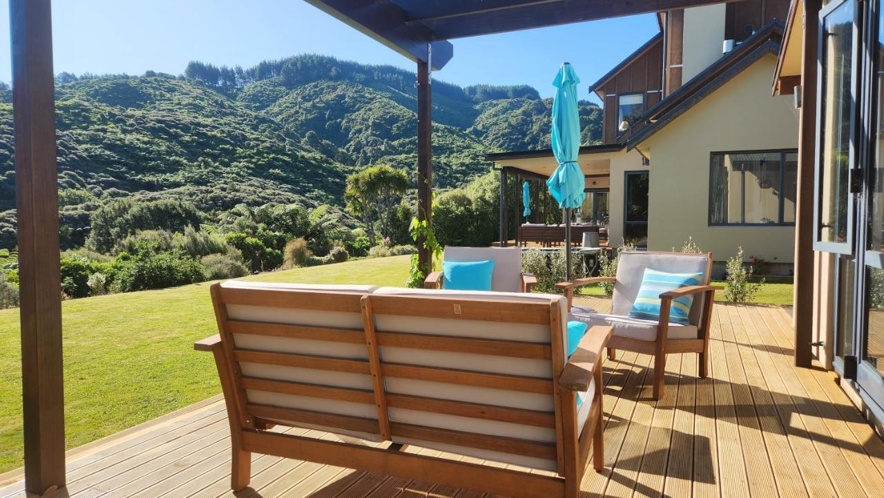 Boutique Art Retreat Hotel Upper Hutt Eksteriør billede